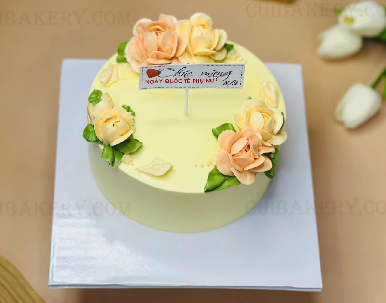 Chiếc bánh này là lựa chọn tuyệt vời khi bạn tìm kiếm một bánh kem 20/10 đà lạt thể hiện tình yêu đấy